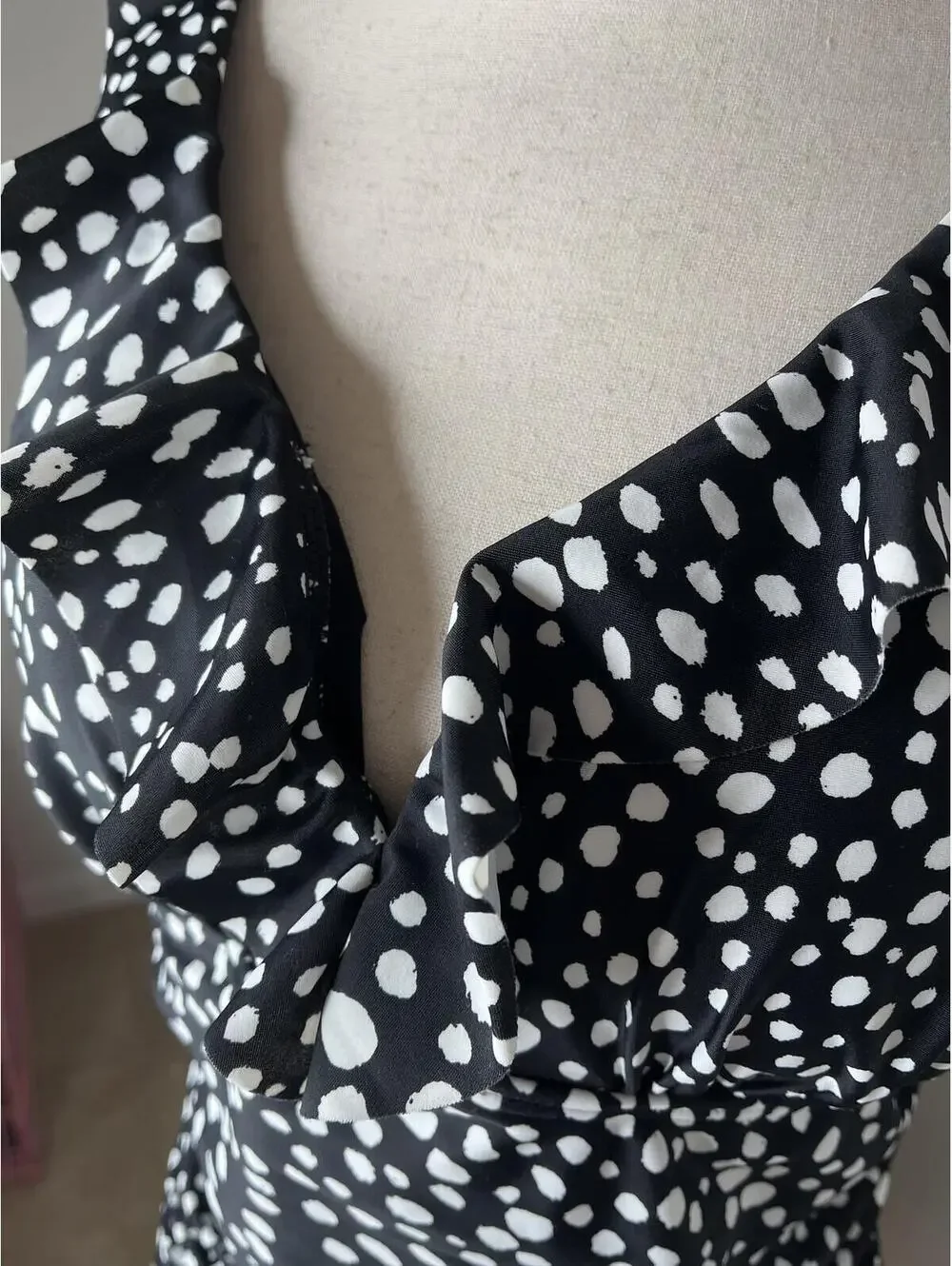 NWOT DKNY Women's Black/White One-Piece Swimsuit Size 14 - Picture 5 of 9